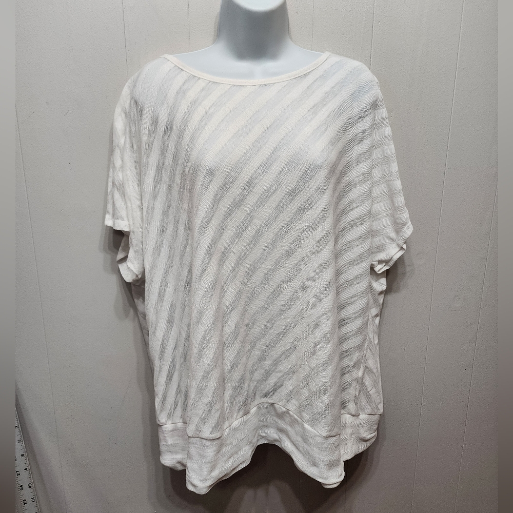Cato Top 22 /‎ 24 Short Sleeve White Casual VNeck Striped Lightweight B894